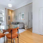 Charm&standing with 2 bedrooms close to Trocadéro