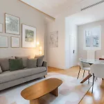 Charm&standing with 2 bedrooms close to Trocadéro